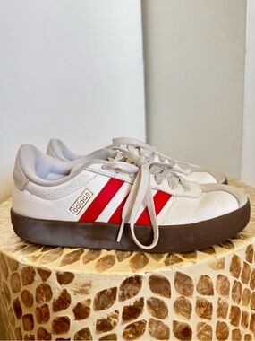 Adidas YL Court 3.0 Red Stripes Sneakers size 6